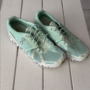 On Running Women's Light Green Sneakers